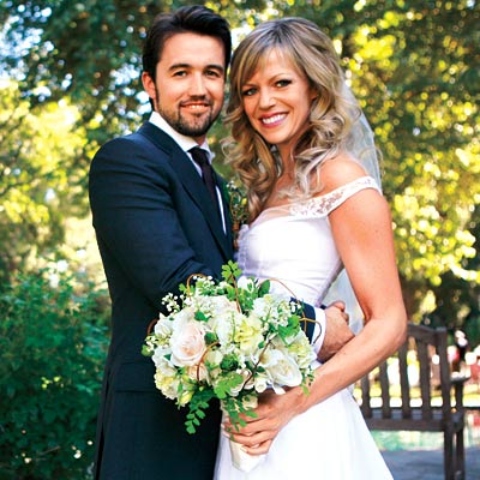 husband-wife duo kaitlin olson and rob mcelhenney at their wedding